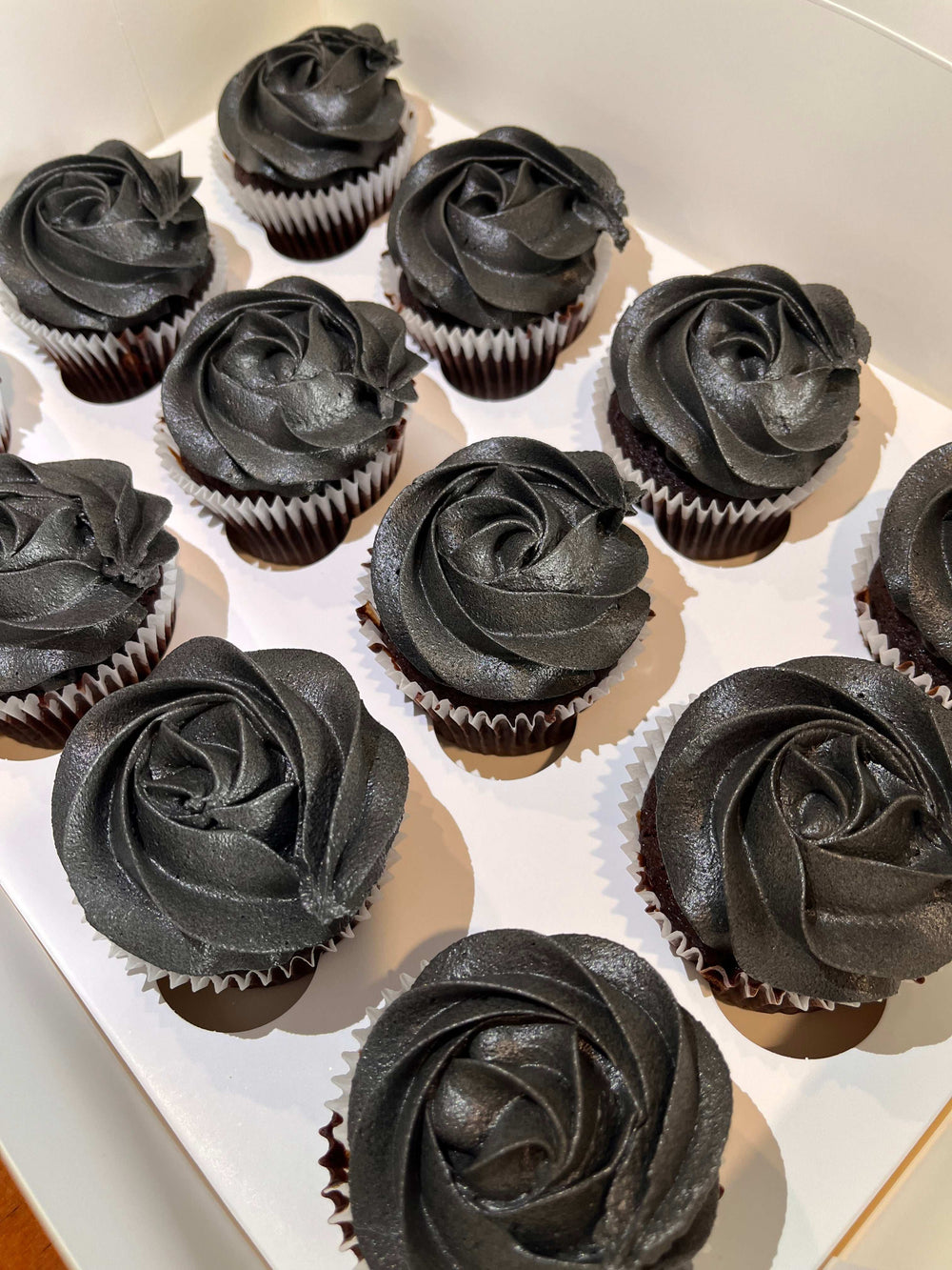 Black rose cupcakes