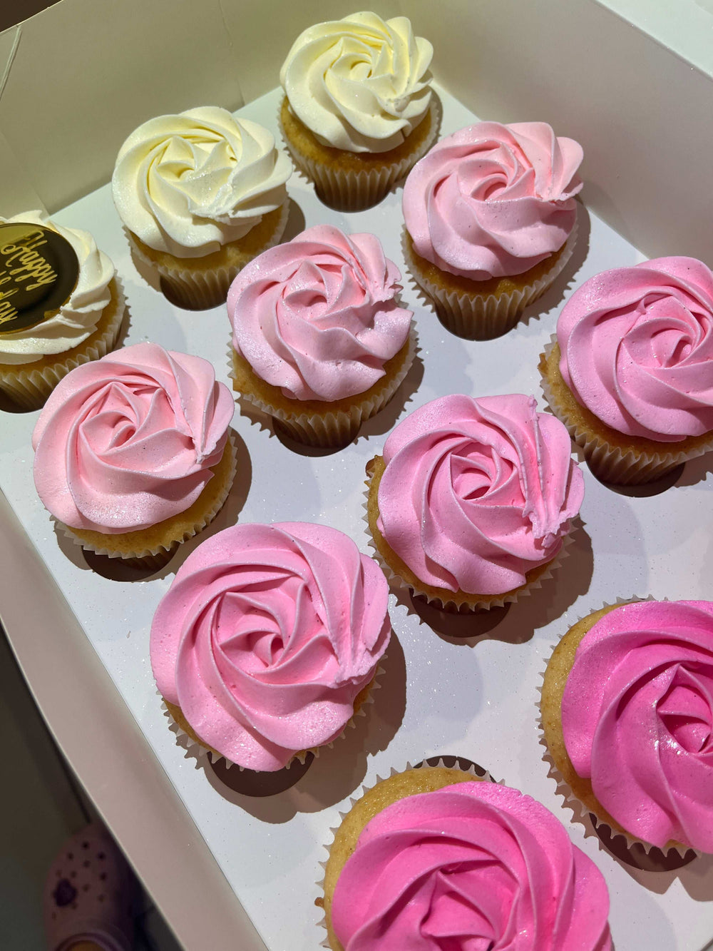 Mirror disk happy birthday cupcakes