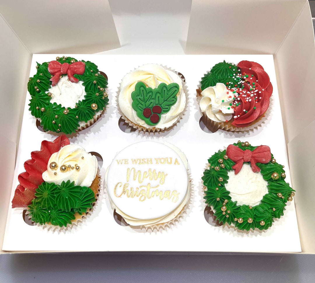 Merry Christmas Cupcakes Wreath & Holly