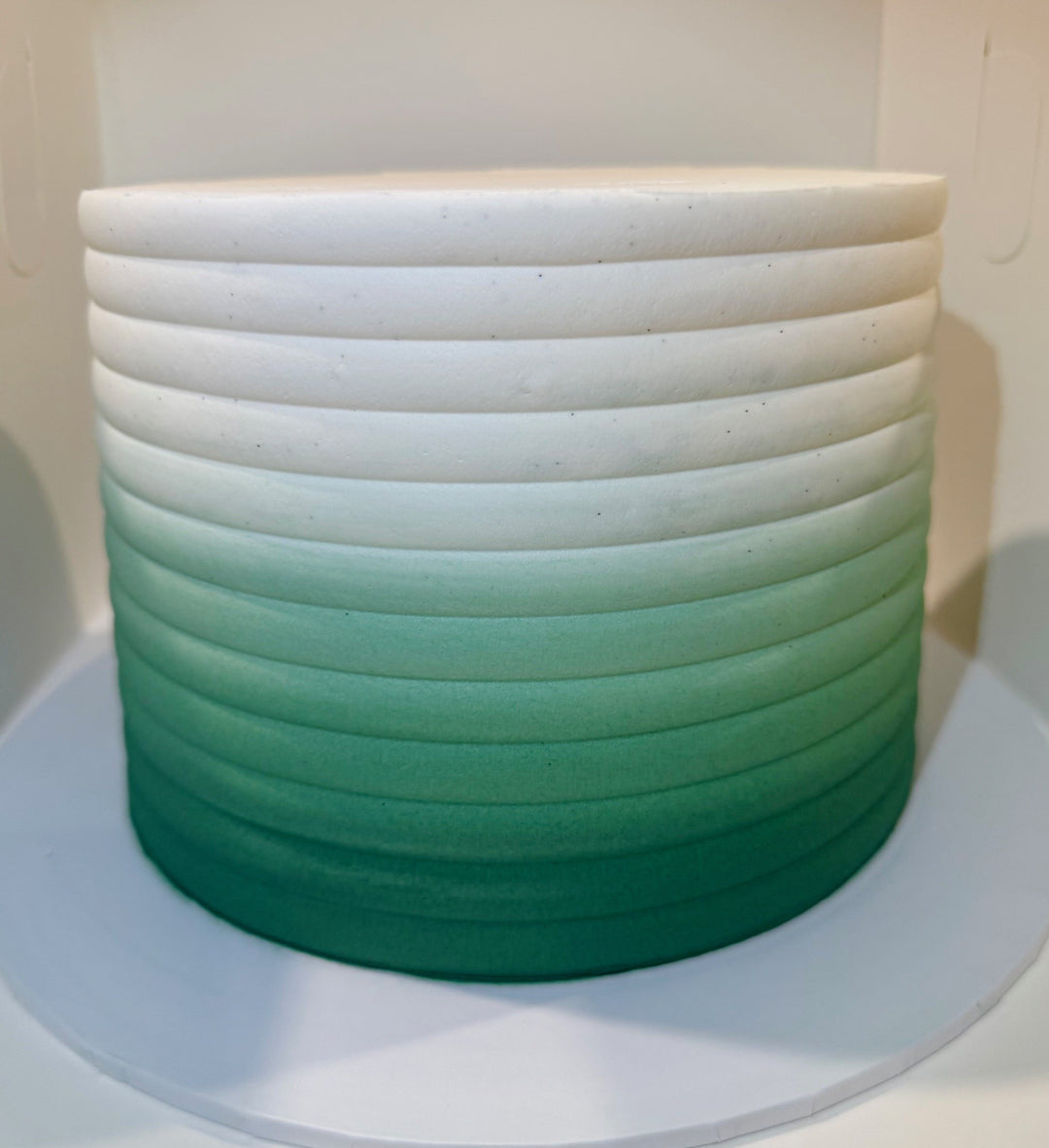 Decorate your own cake green to white - Custom Cakes BNE Brisbane