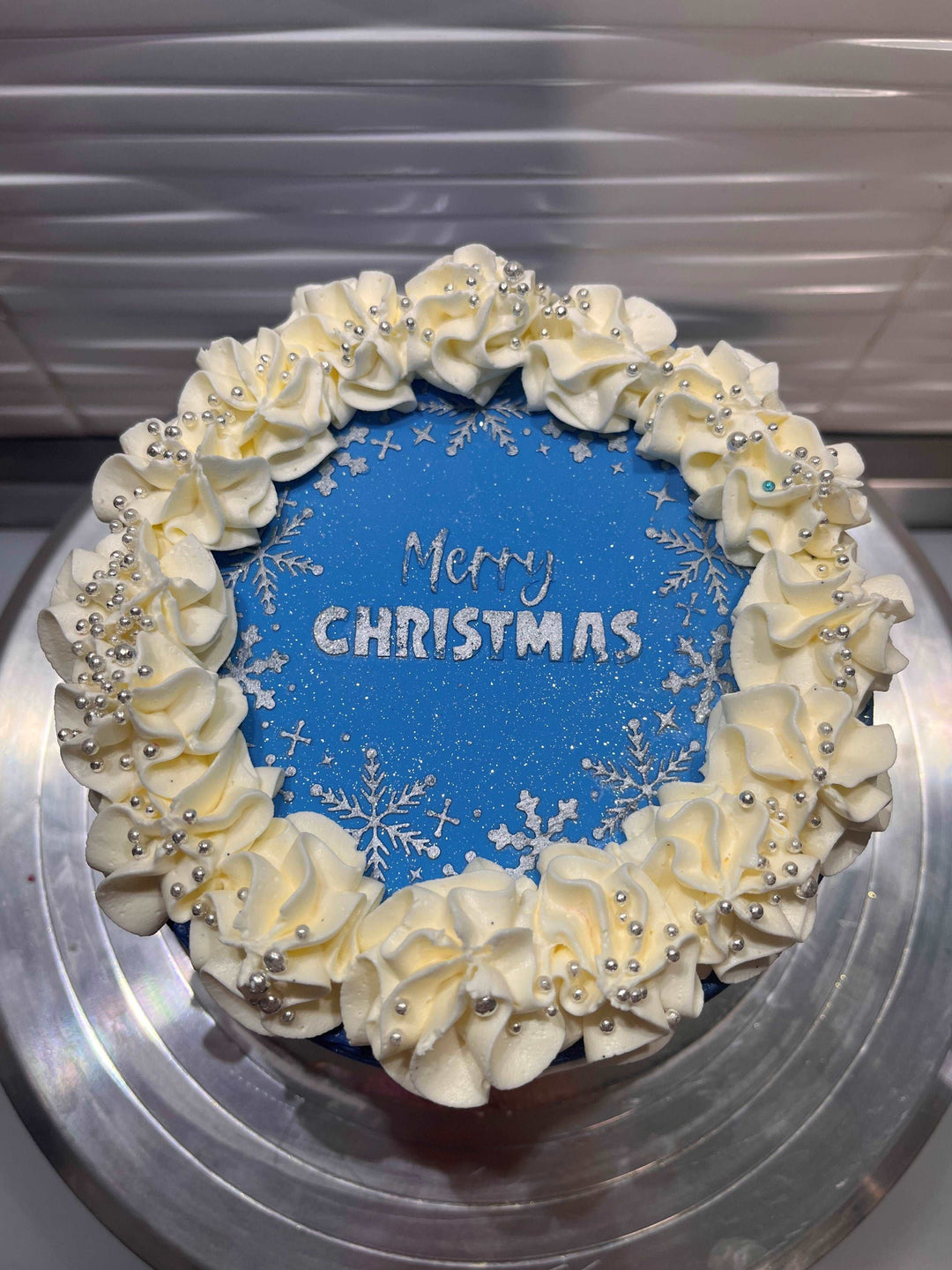 Merry Christmas Snowflake Cake